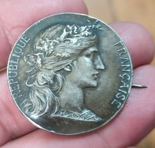 MEDAILLE en broche Argent - SOCIETE DE TIR  DE PARIS / l'Avenir - 16,70 gr