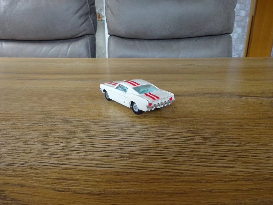 Corgi Toys 325 Ford Mustang Competition 60er Jahre Corgi Rarität, no Dinky Toys - Bild 4 von 4