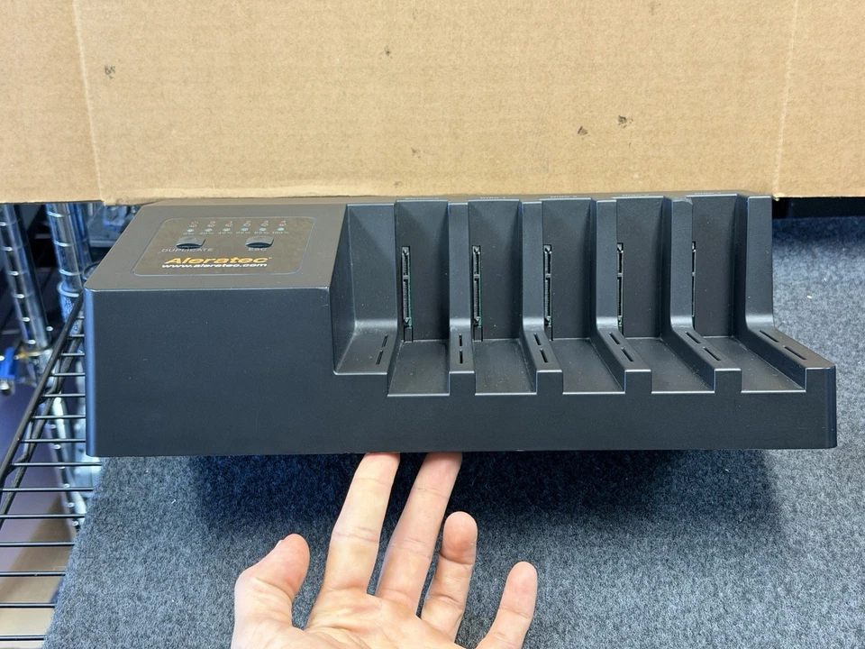 Duplicador básico de unidad de disco duro Aleratec 1:4 HDD Copy Dock USB3.0 Foto 4 de 4