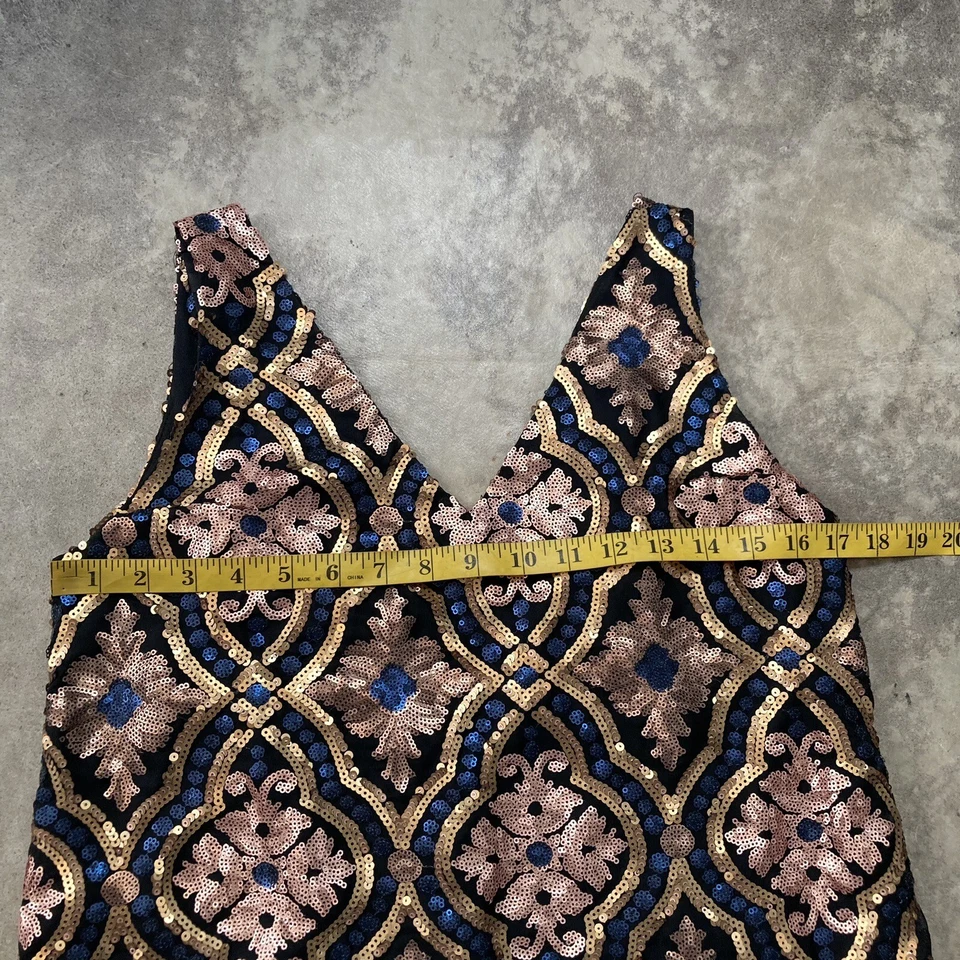 Vestido Show Me Your MuMu para mujer talla pequeña doble cazo lentejuelas cuello en V mini Foto 2 de 4