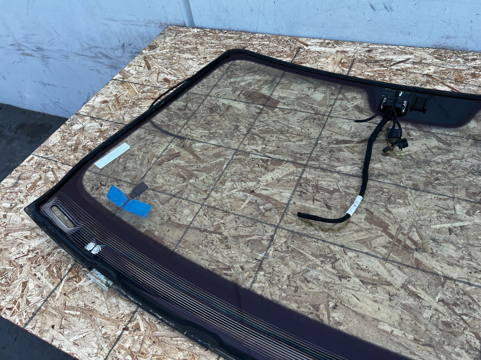 FRONT WINDOW WINDSHIELD HEATED GLASS BENTLEY FLYING SPUR (2006-2012) OEM