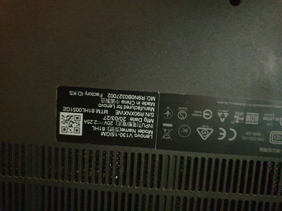 Lenovo V130-15IGM, Modell 81HL, 4GB RAM, Intel Pentium Silver, Intel UHD 605 - Bild 3 von 3