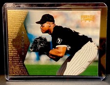 FRANK THOMAS - 1997 PINNACLE #102  NM-MT+ CHICAGO WHITE SOX HOF LEGEND