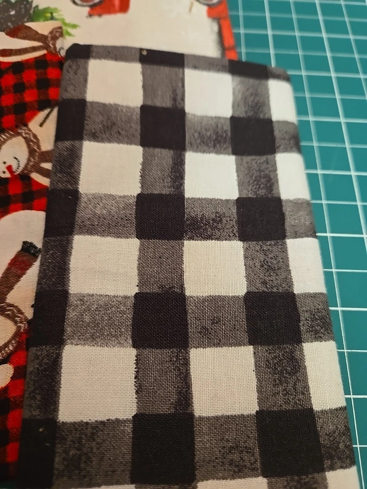 FAT QUARTER BUNDLE 5 -  Red Truck Frosty Plaid Vw Bus Trees Winter Christmas New - Image 2 of 4