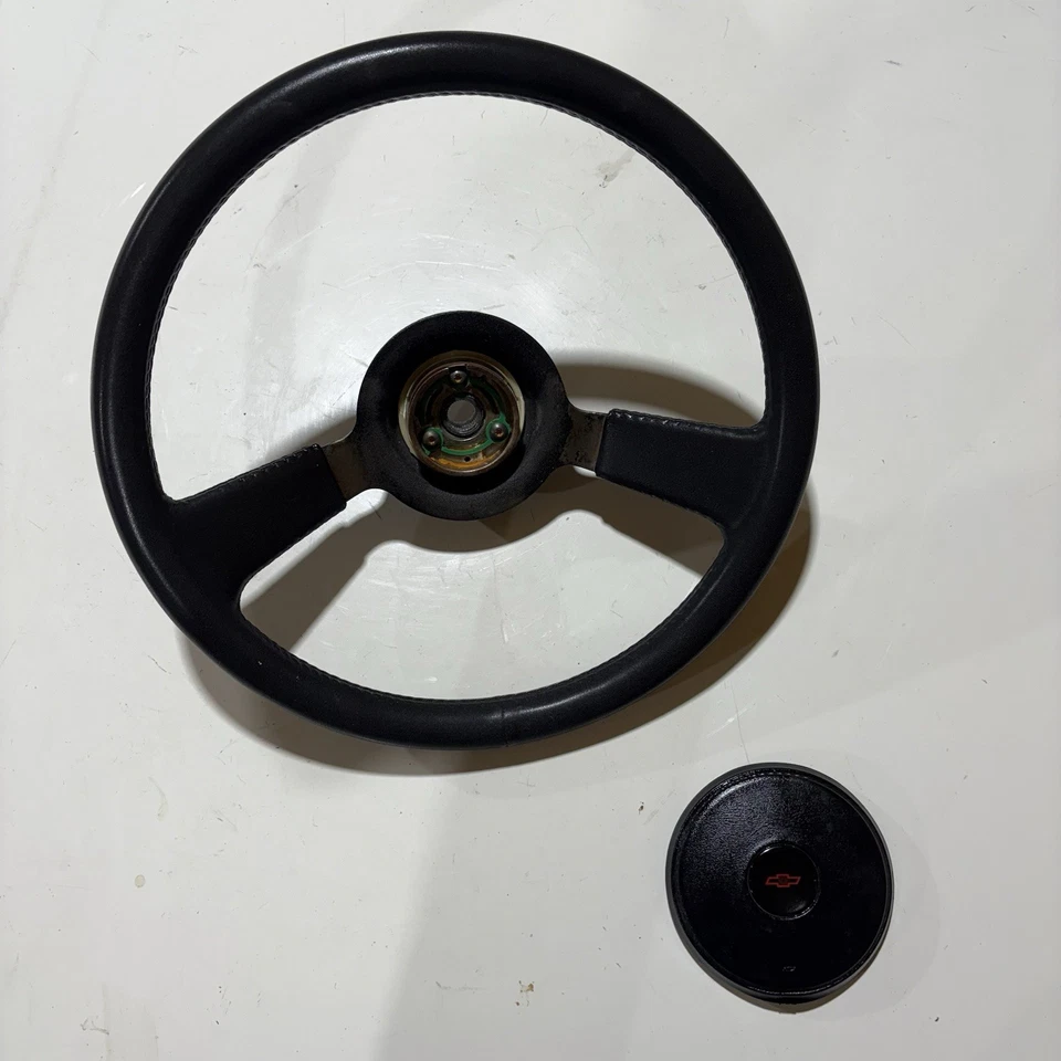 Chevrolet Camaro (Cavalier) 1984-1992 volante con bocina (OEM) Foto 4 de 4