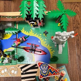 LEGO Enchanted Island 6278 99.99% Complete Missing Legs W/ 9/10 Manual Rare!