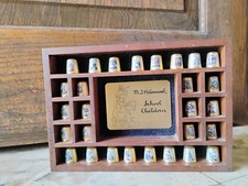 Vtg Hummel School Children Complete Set 28 Gold Plated Thimbles + Display Case