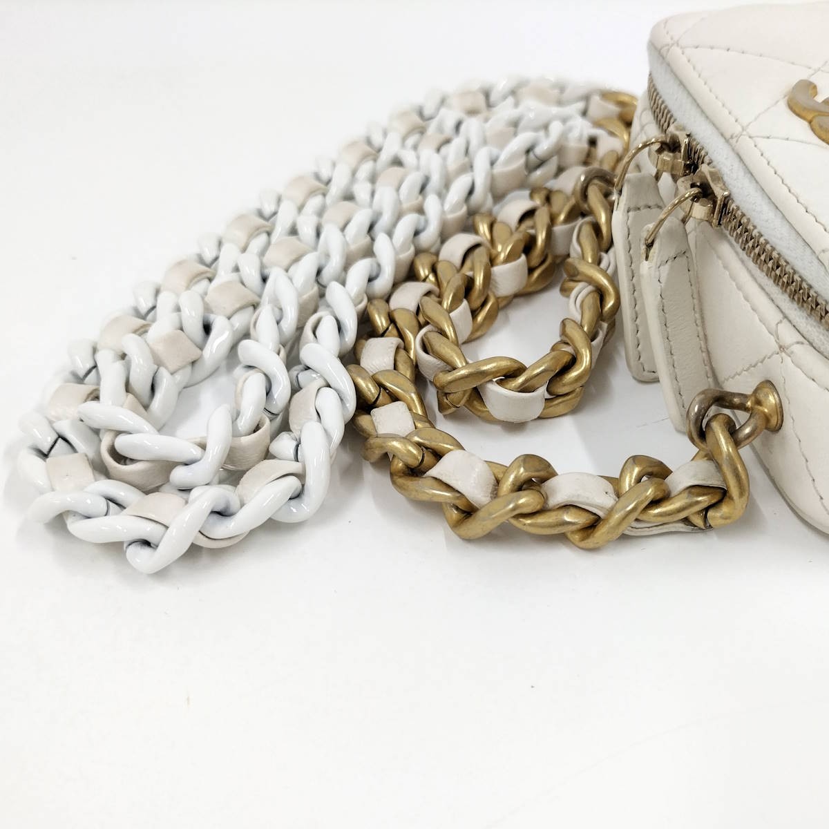 Used CHANEL Chain Shoulder Bag Matelass Coco Mark Coin Case Lambskin White AP273 image 7
