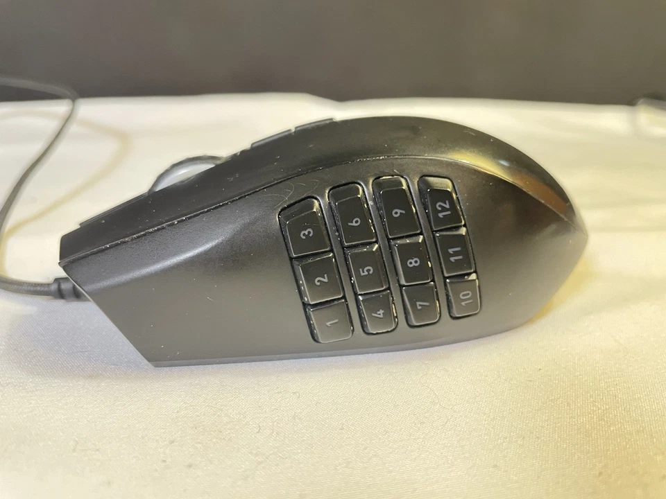 Razer Naga Epic Chroma MMO Wired/Wireless Gaming Mouse Model RC30-012301 - Image 2 of 4