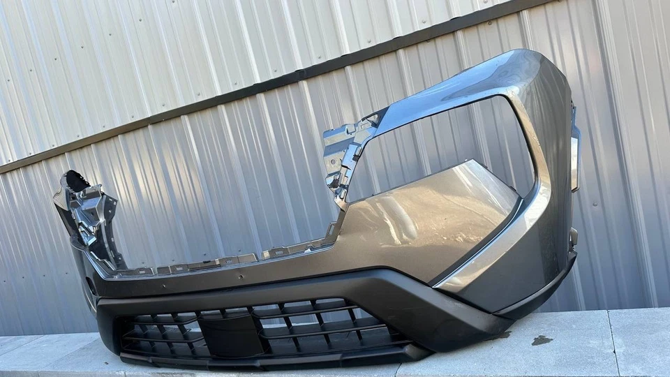 !!️ ¡¡SIN ENVÍO!!️ PARACHOQUES DELANTERO ORIGINAL NISSAN ROGUE GRIS 2024 2025 2026 Foto 2 de 4