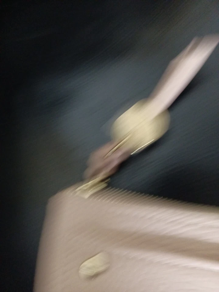 Bolsa de Perfume Chloe', Rosa Pálido Suave BOLSO DORADO PEQUEÑO Foto 4 de 4