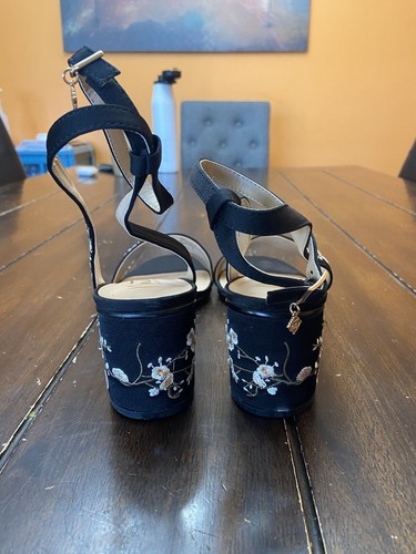Nanette Lepore "Ruby" Women's Black Flower Pattern Ankle Strap Sandal Heels 11 M - Picture 5 of 7