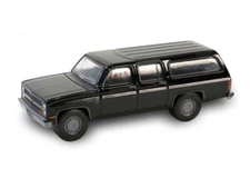 1985 Chevrolet Suburban C10 Custom Deluxe Diecast 1:64 Model - Greenlight 28150D