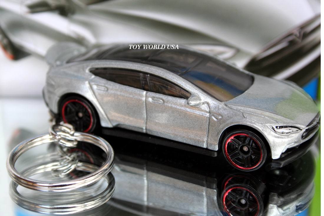 Custom Key chain Tesla Model S Silver