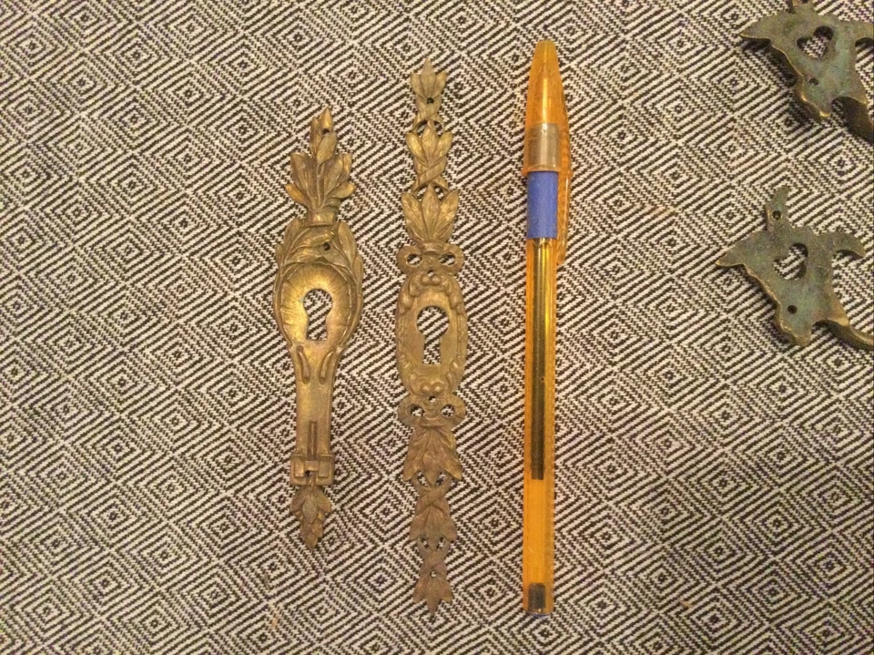 DECORATION Lot ANCIENNE POIGNEE TIROIR de MEUBLE Laiton Bonze Serrure Entrée - Photo 4/4