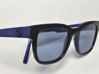 Occhiali da sole Louis Vuitton nero su blu casual design rari rev. Made In Italy