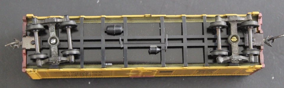 Athearn HO Scale Fruit Growers Express 9253 Double Deck Reefer (684) - Image 3 of 3