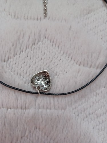 Y2K 2000's 90's Style Black Cord Necklace With Silver Tone Heart Pendant / Charm - Picture 4 of 6