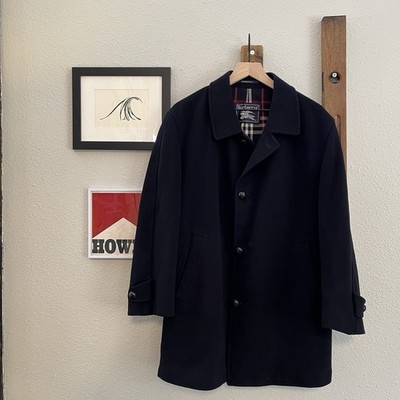 $400 VINTAGE BURBERRY Navy Wool Pea Coat with Signature Nova $400 VINTAGE BURBERRY Navy Wool Pea Coat with Signature Nova