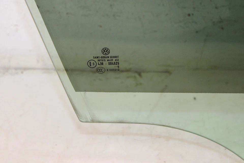 Volkswagen GTI 2015-2021 puerta delantera derecha ventana vidrio OEM LX35 Foto 3 de 4