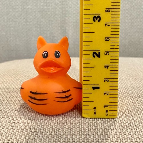 Mini Juguete de Baño Flotante Clásico Pato de Goma Negro Naranja Rayas de Tigre Gato 2" - Imagen 8 de 9