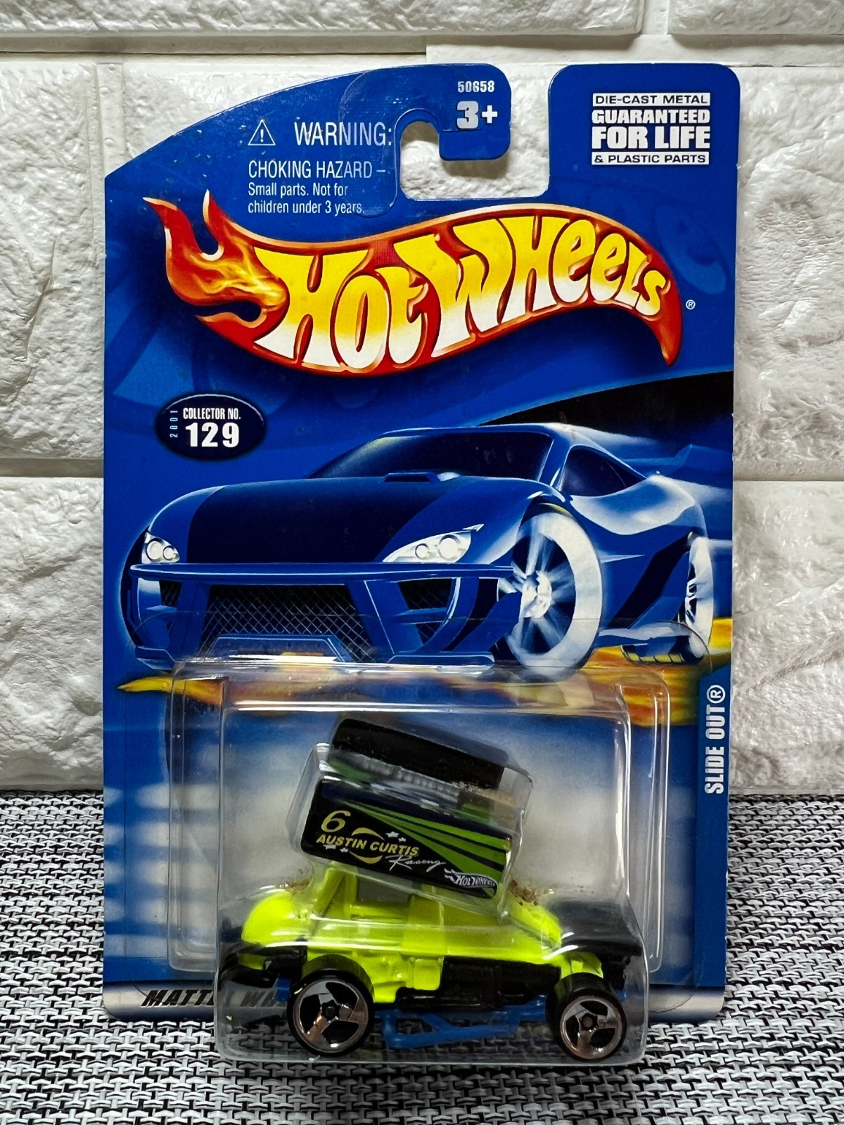 Hot Wheels Slide Out 2001 Collector No.129 Yellow