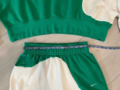 Nike 2 Piece Color Clash Pullover Sweatshirt Short Set Women’s Size Medium - Picture 9 of 17