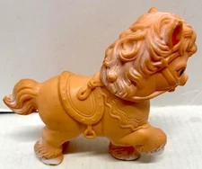 VINTAGE THE SUN RUBBER COMPANY 6 1/2" PONY WITH SADDLE SQUEAKER TOY VIDEO