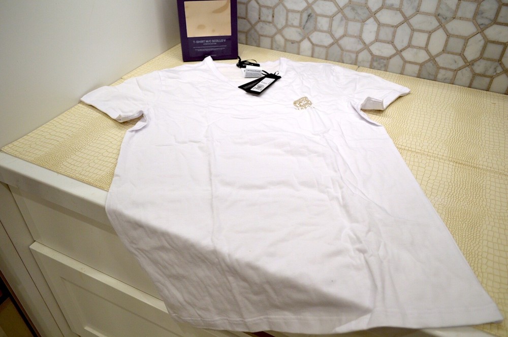 BRAND NEW (NEVER WORN) MEN'S MC SCOLLO V TEE SHIRT – WHITE SIZE 5/M