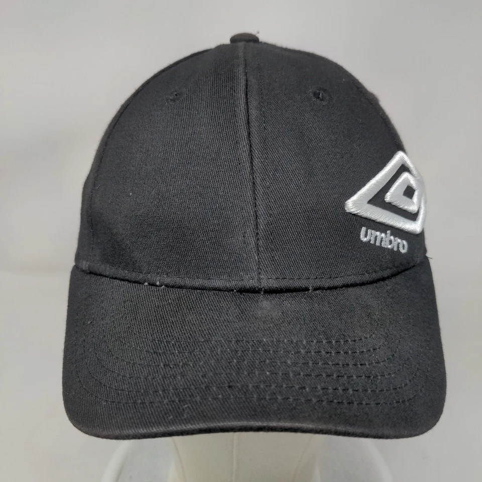 Sombrero ajustado Umbro negro OSFA ligero bordado orificios ventilados 6 paneles Foto 2 de 4