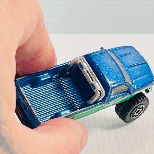 MATCHBOX CHEVY K-1500 4X4 TRUCK ROUGH N TOUGH 1993 GREEN BLUE - Picture 8 of 9