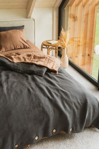 Linen bedding set in charcoal with 2 matching pillow sham boho bedding quilt set - Picture 4 of 4