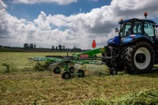 Einkreiselschwader Heuschwader Kreiselheuer 4,2 m TALEX Stützrad, Welle