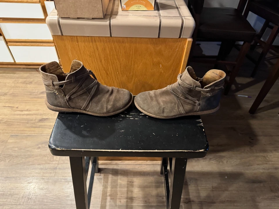 Born Tarkiln Zapatos Para Mujer Talla 9 Marrón Envejecido Gamuza Tobillo Lateral Cremallera Botas Foto 3 de 4