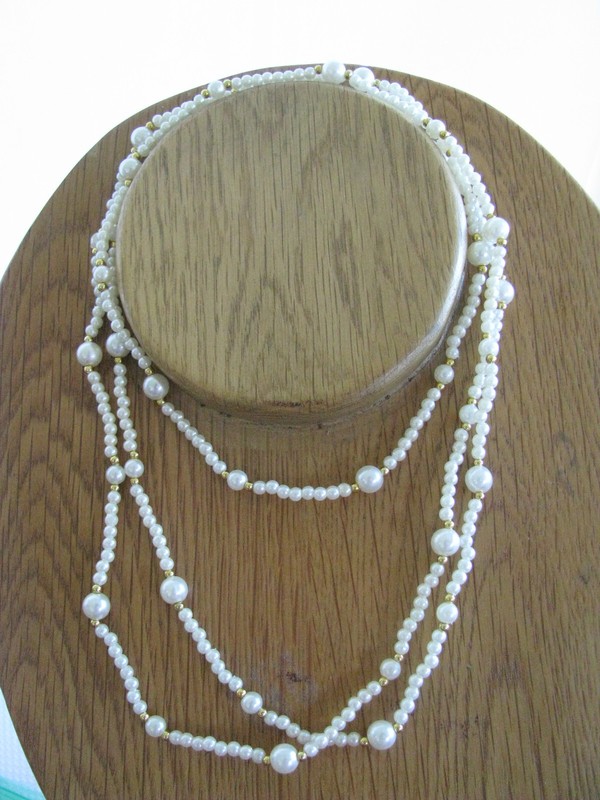 Women’s vintage 54” beaded white gold necklace