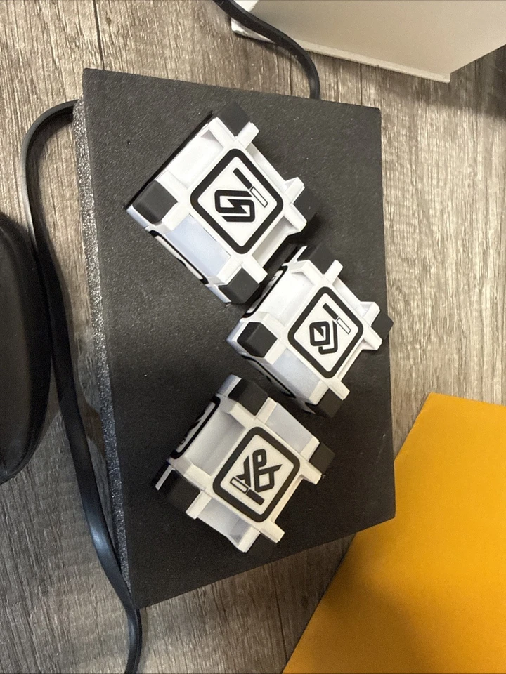 ANKI COZMO Robot Interactivo Juguete Completo Cosmo Cubos Cargador Caja 300-00046 Foto 3 de 4