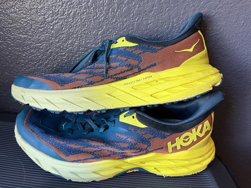 Herren Hoka One One Speedgoat 5 Trail Laufschuhe. Größe 12,5D