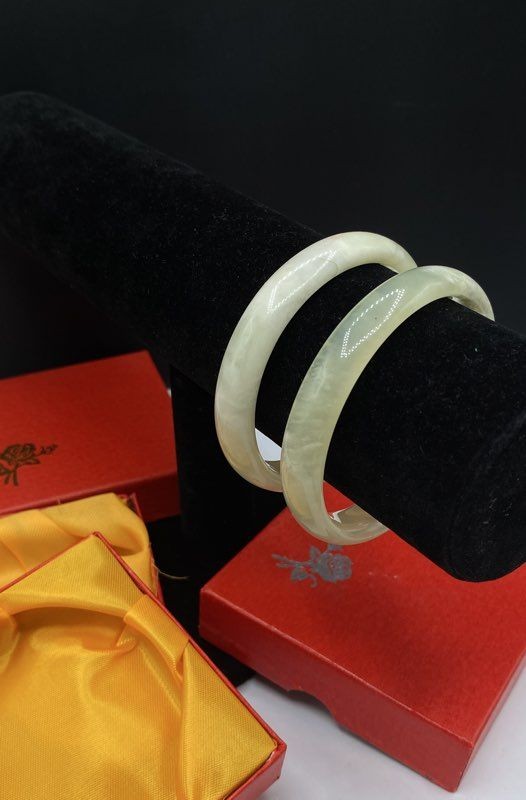 Quartz Solid Bangle Bracelet Bundle 2pcs. 63.8g - image 1