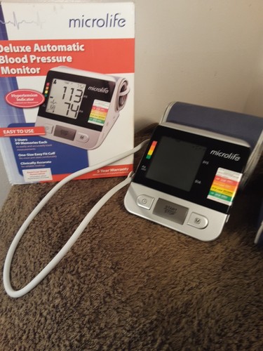 MicrolifeDeluxe Large Blood Pressure /Box W/Case On Ac & Batteries - Picture 2 of 12