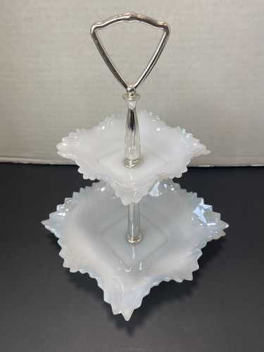 Vintage Milk Glass White Tiered Dish Candy Jewelry Dish - Picture 4 of 10
