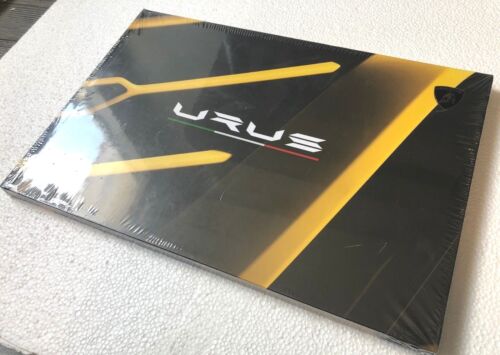 Sealed New Lamborghini URUS 906360001 Hardback Brochure! Rare! Free USA Ship! - Foto 2 di 4