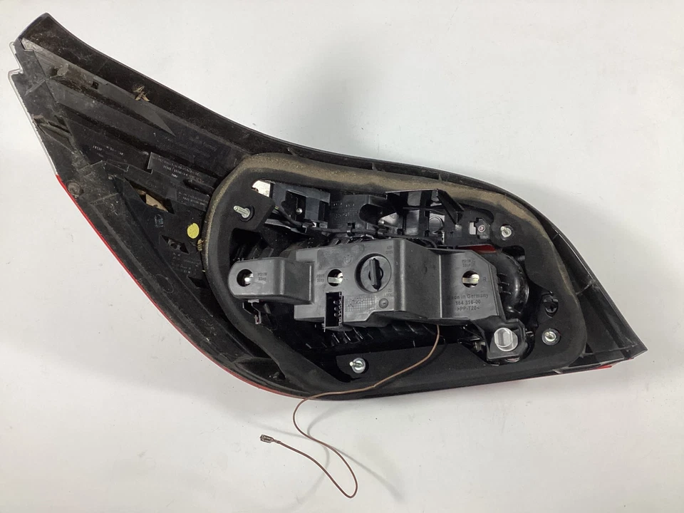 BMW 535xi 535i 528i Xdrive 2009-2013 luz trasera del pasajero derecha lámpara fabricante de equipos originales. Foto 3 de 4