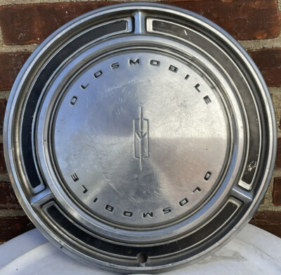 1969 Oldsmobile F85 Cutlass Hubcap 15inc Wheel Cover