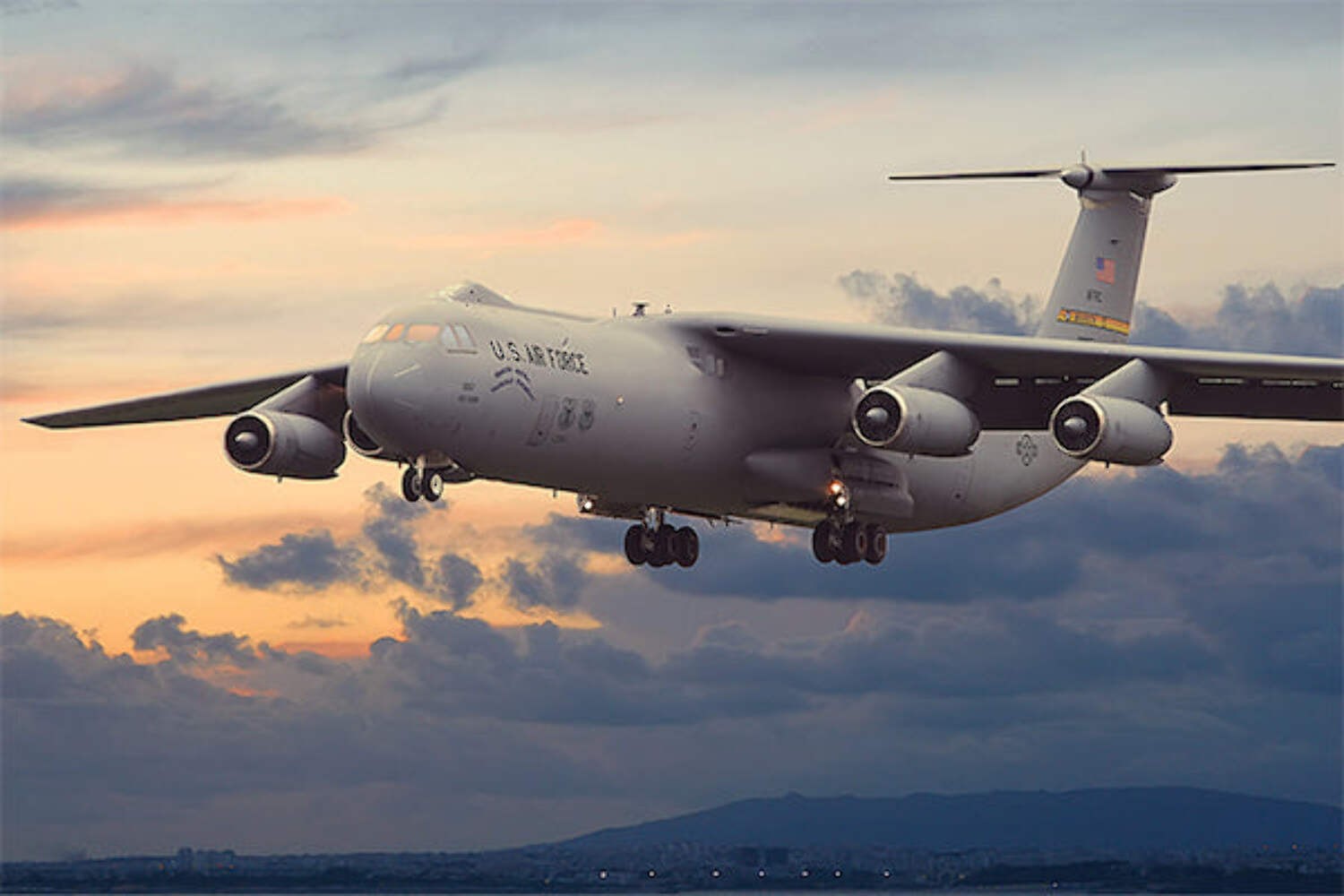 Roden 325 1:144 Lockheed C-141B Starlifter