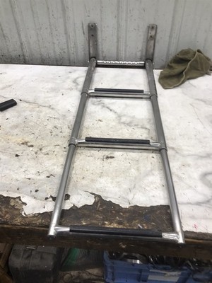 04 Glastron GS249 GS 249 Boat 3 step telescoping swim ladder with top handle