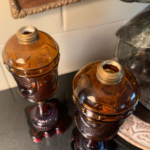 2 Vintage 11 1/2" Amber Clevenger Brothers Horn of Plenty or Comet Oil Lamps - Picture 4 of 17