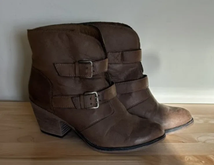 Botín informal Rocket Dog para mujer talla 8,5 marrón tacón Foto 3 de 4