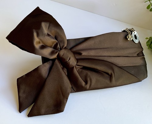 Steve Madden Silky Chocolate Brown Bow Clutch Bag Purse Logo Medallion Elegant - Picture 11 of 11