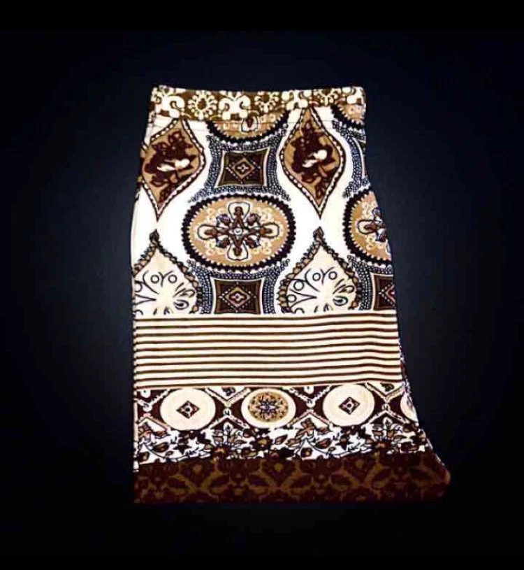 NUEVO CON ETIQUETAS Leggings Damasco Floral Cachemira Suave Mantequilla Talla Única S M L Crema Flores OS Foto 3 de 4