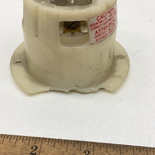 Hubbell 3525 Twist Lock Locking Female Flanged Receptacle 10A 600VAC 20A 250V 5W - Picture 6 of 6